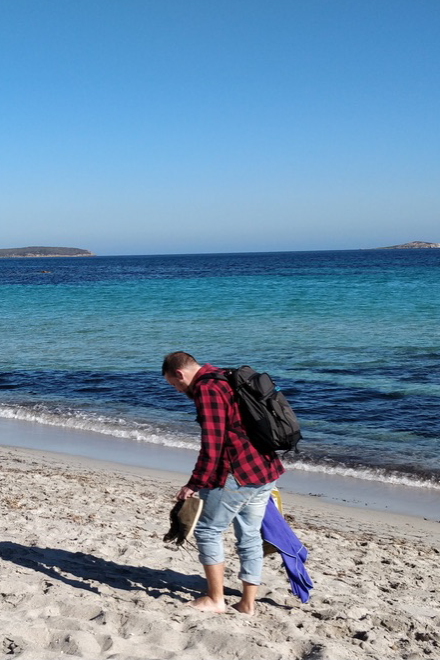 Mimi sur la plage à Porto Vecchio